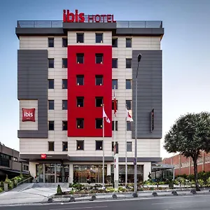 Ibis West Otel